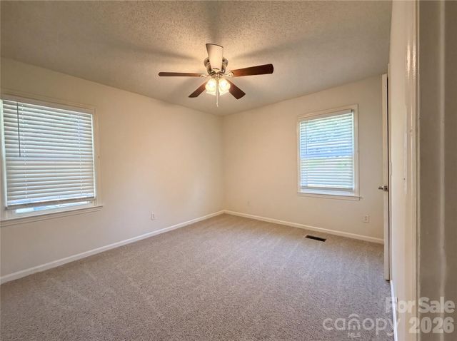 6727 Glenmoor Drive, Charlotte, NC 28214