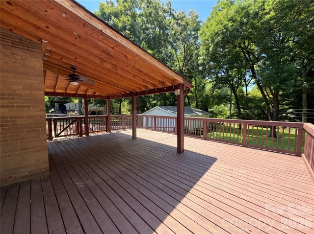 6727 Glenmoor Drive, Charlotte, NC 28214