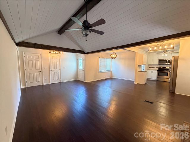 6727 Glenmoor Drive, Charlotte, NC 28214