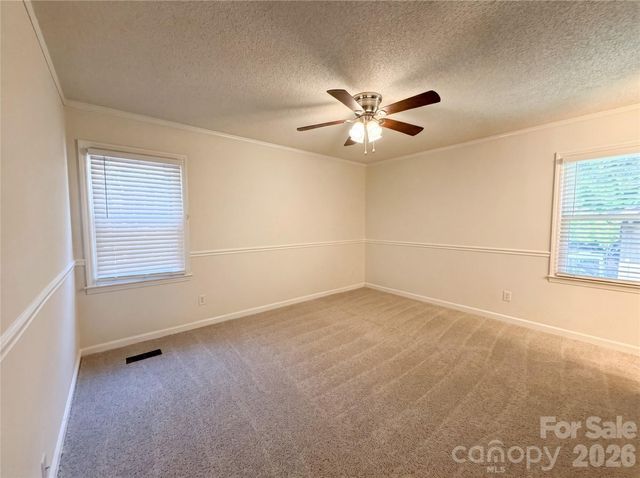 6727 Glenmoor Drive, Charlotte, NC 28214