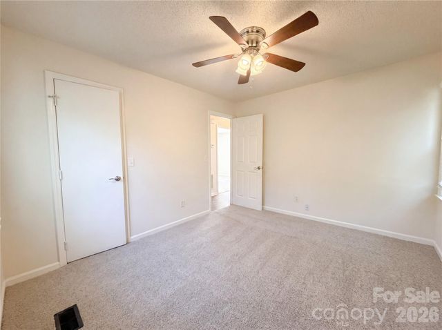 6727 Glenmoor Drive, Charlotte, NC 28214