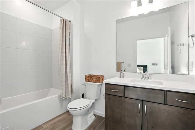 2003 Don Benito WAY, Naples, FL 34120