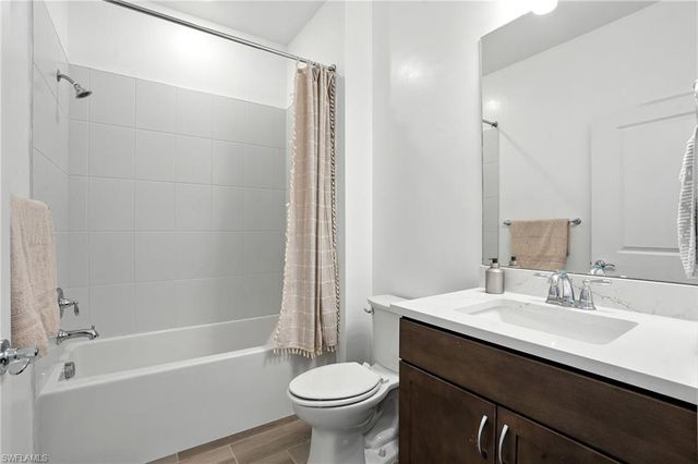 2003 Don Benito WAY, Naples, FL 34120