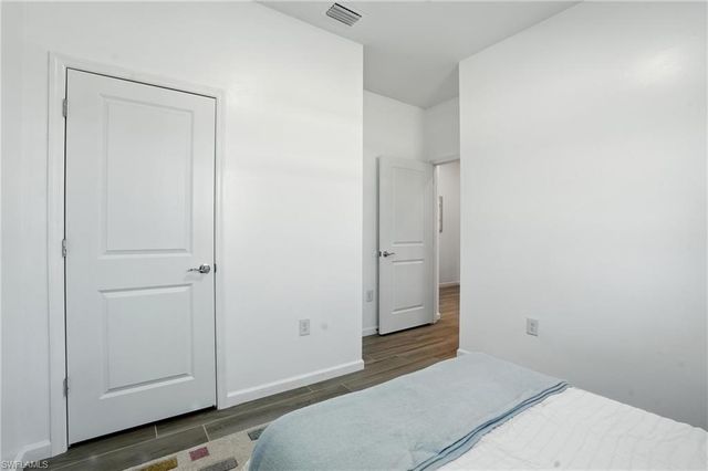 2003 Don Benito WAY, Naples, FL 34120