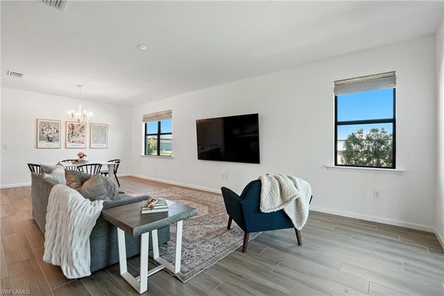 2003 Don Benito WAY, Naples, FL 34120