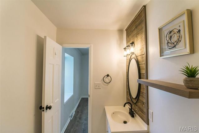 20 Savannah Court, Belleville, IL 62221