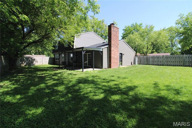 20 Savannah Court, Belleville, IL 62221
