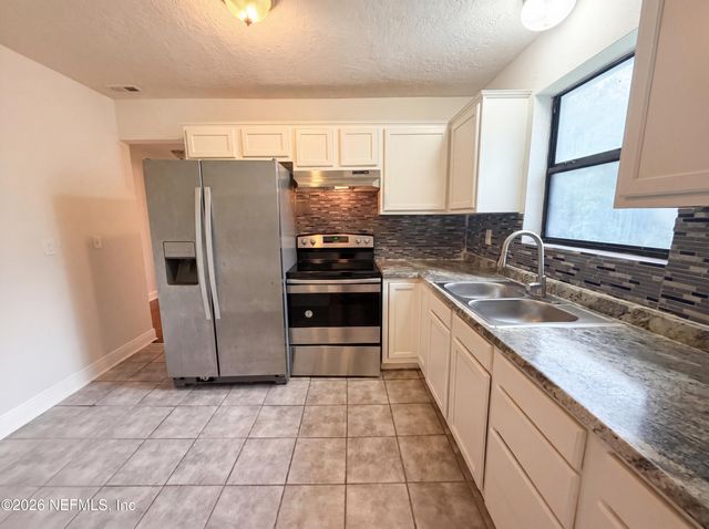 7520 ALTUS Drive S, Jacksonville, FL 32277
