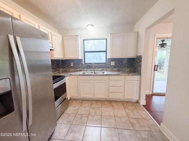 7520 ALTUS Drive S, Jacksonville, FL 32277