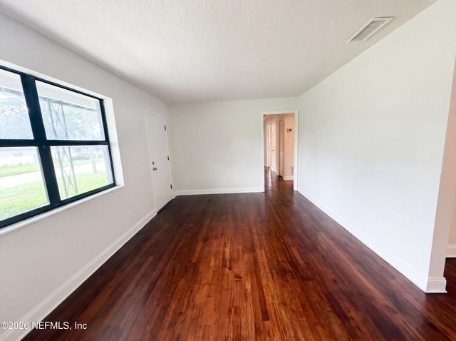 7520 ALTUS Drive S, Jacksonville, FL 32277