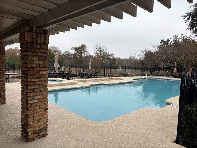 7155 Helsem Bend, Dallas, TX 75230