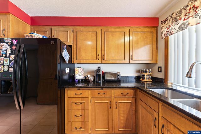 1044 Chestnut St NW, Salem, OR 97304