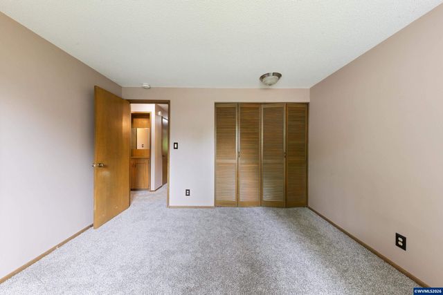 1044 Chestnut St NW, Salem, OR 97304