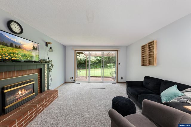 1044 Chestnut St NW, Salem, OR 97304