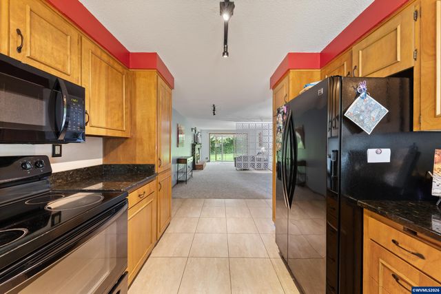 1044 Chestnut St NW, Salem, OR 97304