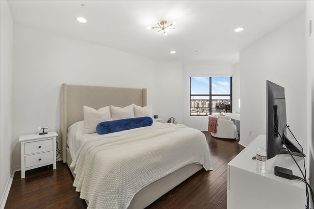 330 Las Colinas Boulevard E 906, Irving, TX 75039