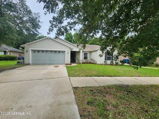 2522 VICTORIA POINT Drive, Jacksonville, FL 32218