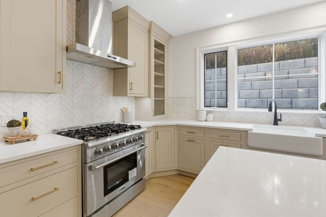 161 Bridge Street, Hamilton, MA 01982