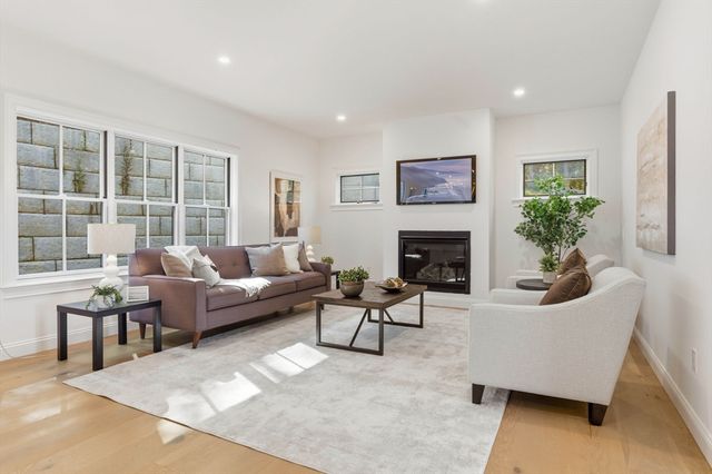 161 Bridge Street, Hamilton, MA 01982