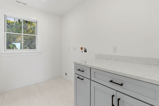 161 Bridge Street, Hamilton, MA 01982