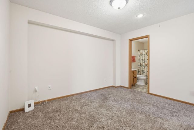 14974 Chestnut Lane, Savage, MN 55378