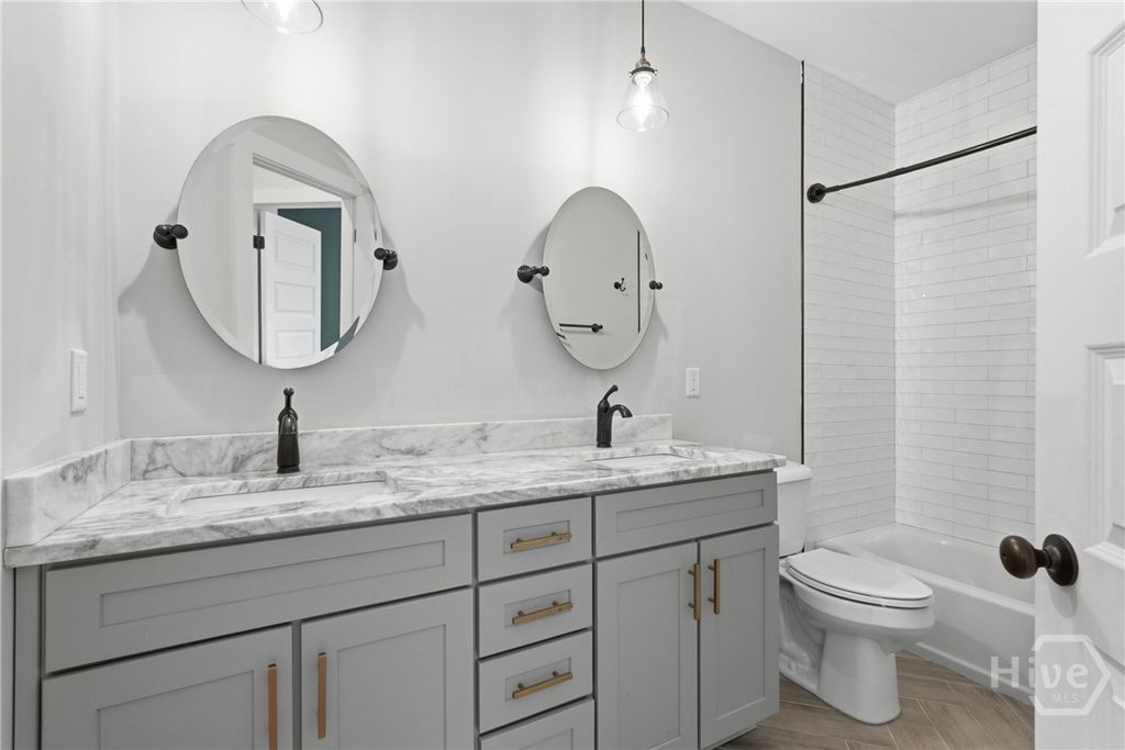 Image 23 of property listing at 766 E Park Avenue, Savannah, GA 31401