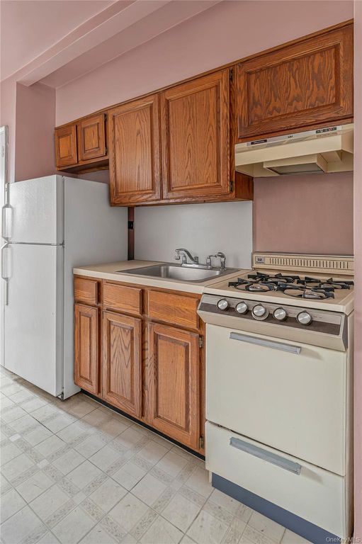 66-92 Selfridge Street 4H, Forest Hills, NY 11375 — photo 3