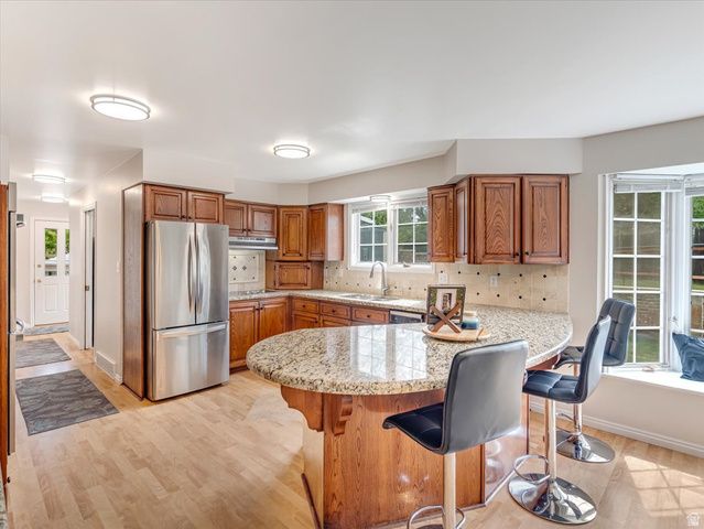 338 E SHAMROCK DR, Murray, UT 84107