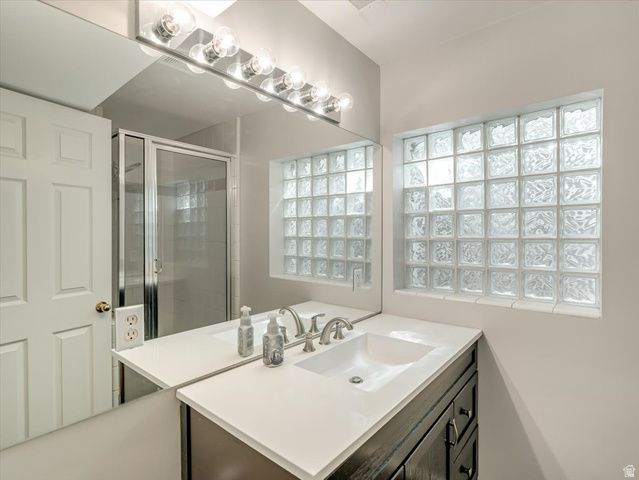 338 E SHAMROCK DR, Murray, UT 84107