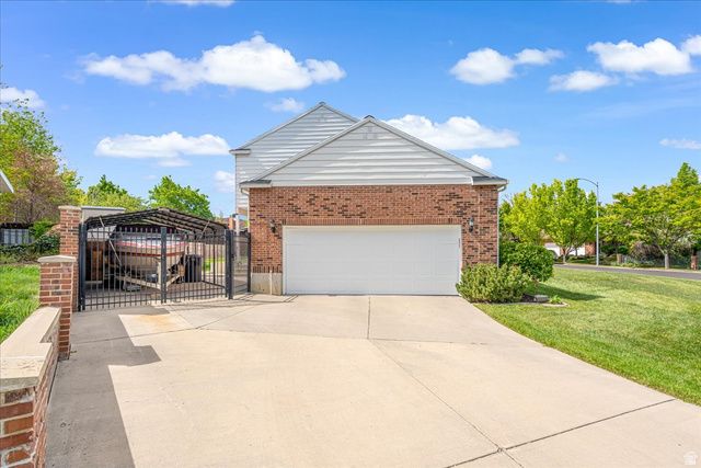 338 E SHAMROCK DR, Murray, UT 84107