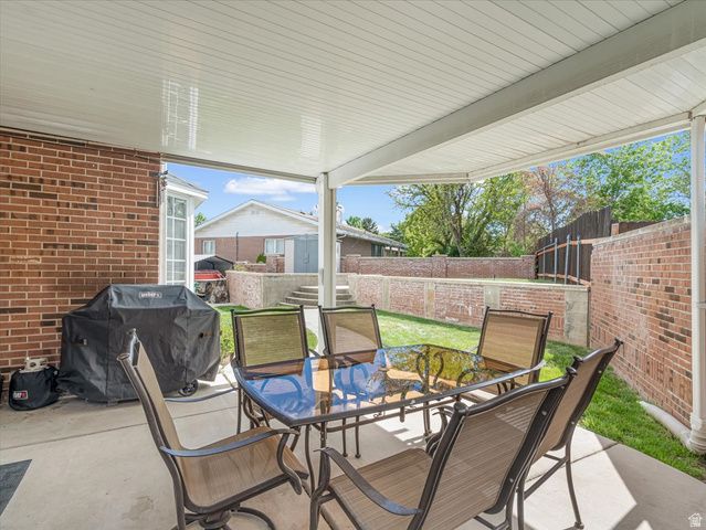 338 E SHAMROCK DR, Murray, UT 84107