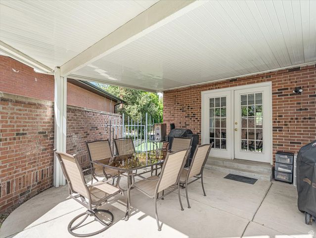 338 E SHAMROCK DR, Murray, UT 84107