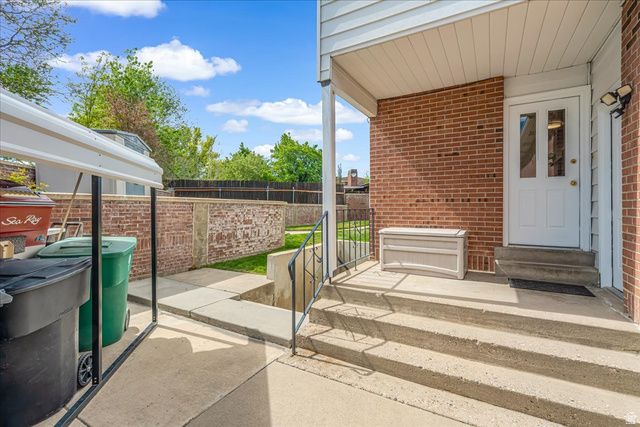 338 E SHAMROCK DR, Murray, UT 84107