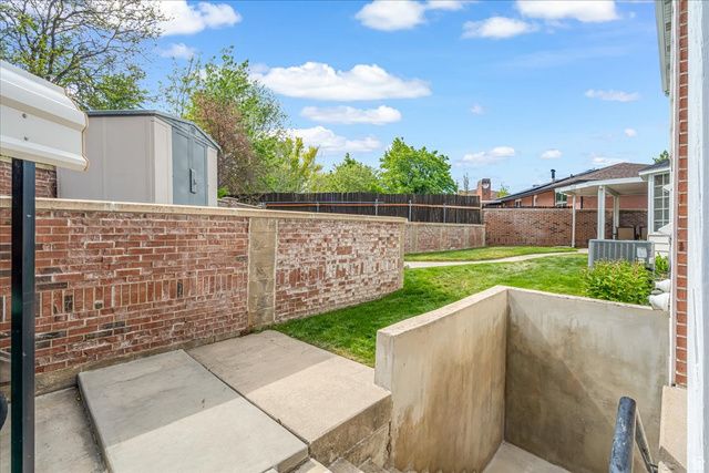 338 E SHAMROCK DR, Murray, UT 84107