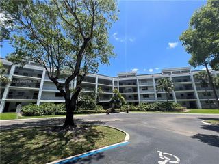 16171 Blatt Blvd 104, Weston, FL 33326