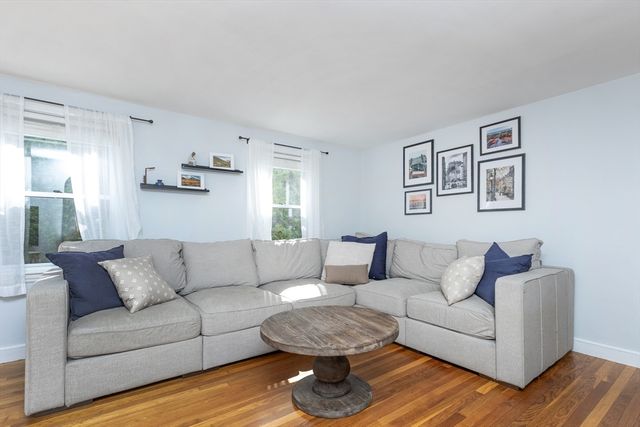 7 Linden Rd, Peabody, MA 01960