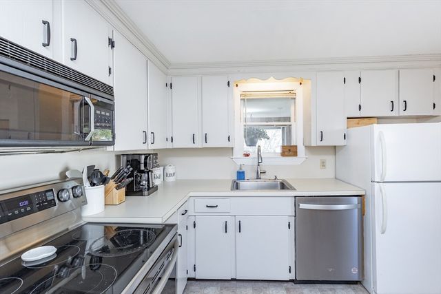 7 Linden Rd, Peabody, MA 01960