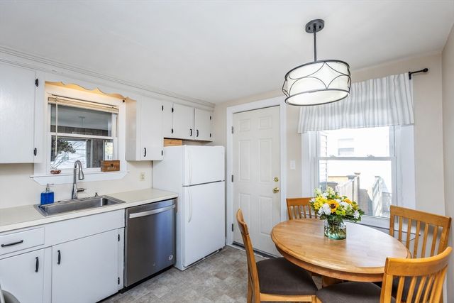 7 Linden Rd, Peabody, MA 01960