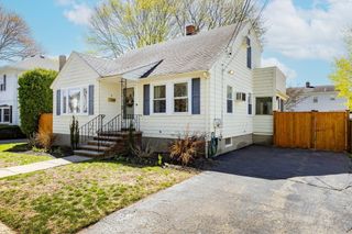 7 Linden Rd, Peabody, MA 01960