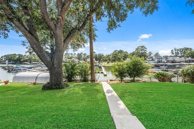 12498 Lake Vista Drive, Willis, TX 77318