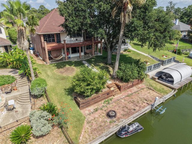 12498 Lake Vista Drive, Willis, TX 77318