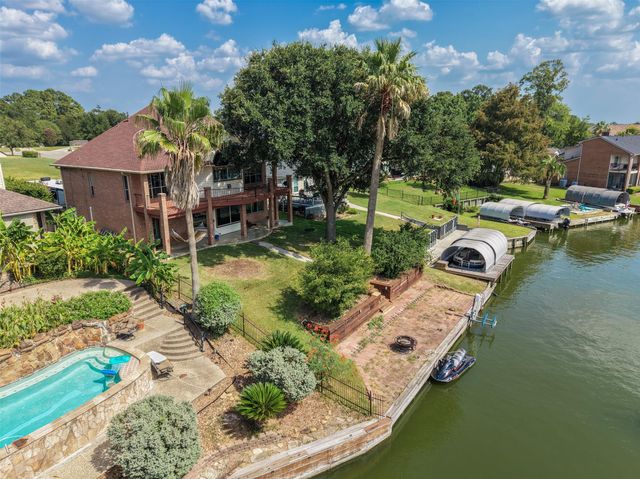12498 Lake Vista Drive, Willis, TX 77318