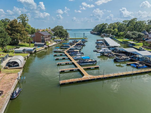 12498 Lake Vista Drive, Willis, TX 77318