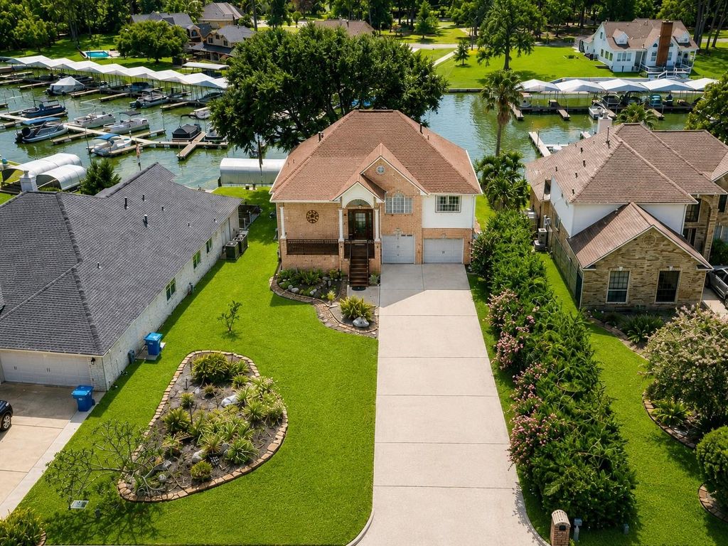 12498 Lake Vista Drive, Willis, TX 77318