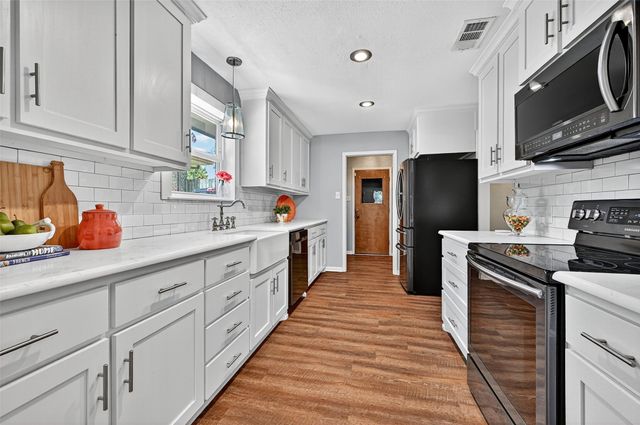 1817 Skyline Drive, Sherman, TX 75092