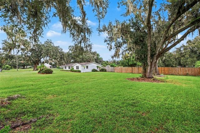 3805 MCINTOSH ROAD, Dover, FL 33527