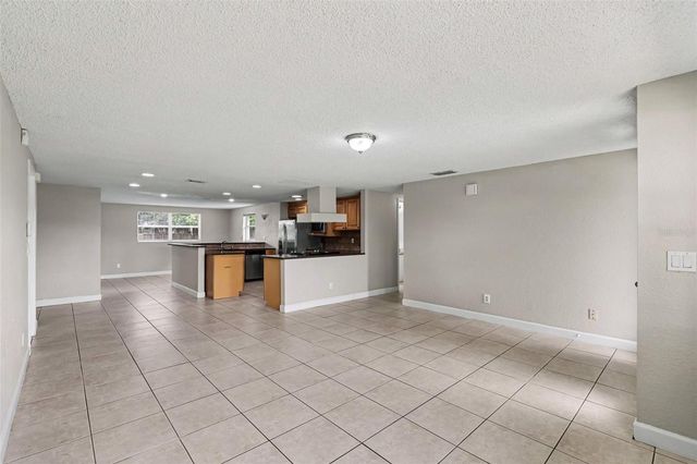 3805 MCINTOSH ROAD, Dover, FL 33527