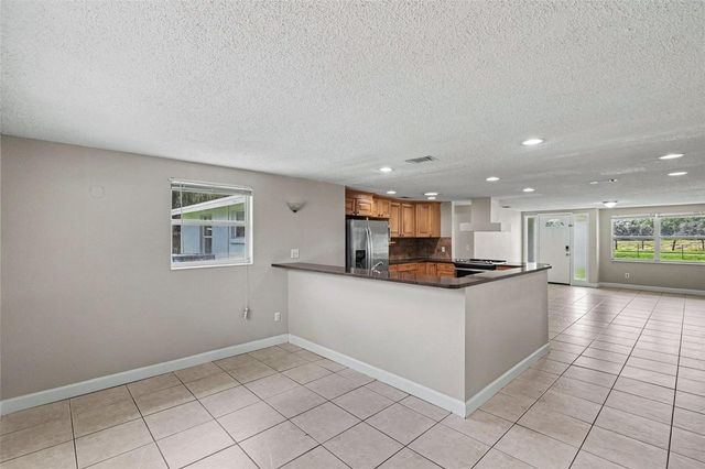 3805 MCINTOSH ROAD, Dover, FL 33527