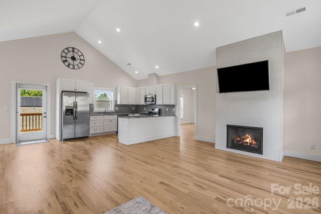 215 Oak Meadow Lane, Asheville, NC 28804