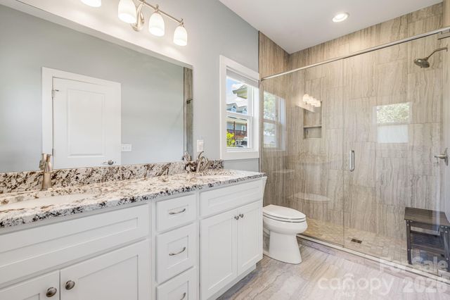 215 Oak Meadow Lane, Asheville, NC 28804